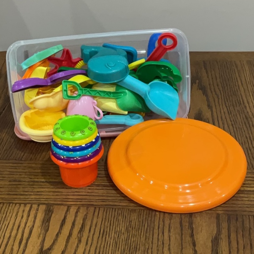 Colorful Sand Water Beach Toy Set for Kids